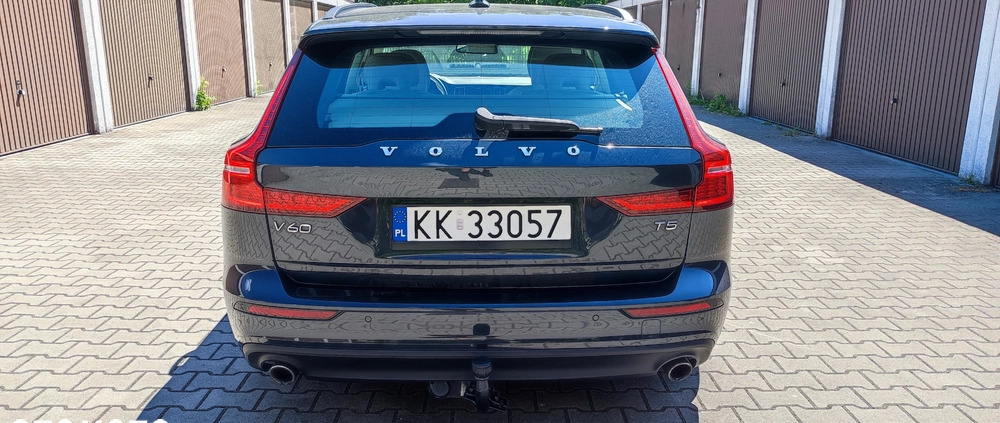 Volvo V60 cena 89900 przebieg: 169000, rok produkcji 2018 z Kraków małe 667